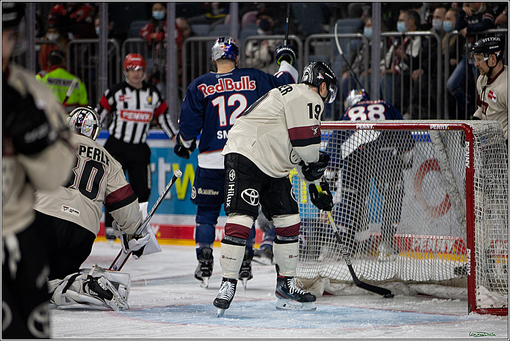 PENNY DEL;  Koelner Haie - EHC Red Bull Muenchen; Koeln, 18.03.2022